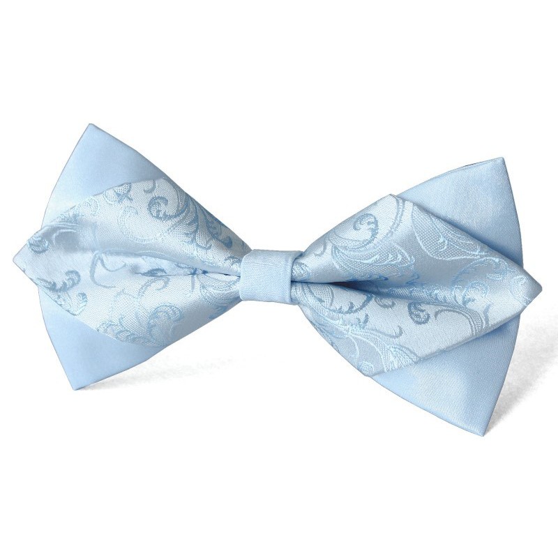 Svetlomodrý špicatý motýlik vzorovaný na saténovom podklade