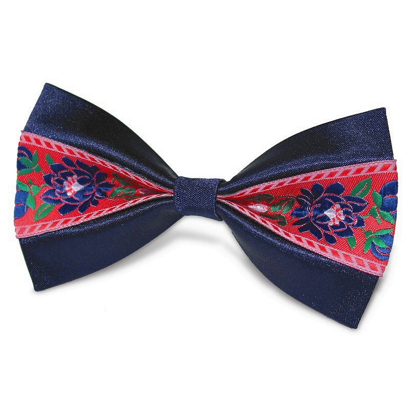 Tmavomodrý motýlik so širokou červenou krojovkou BWT