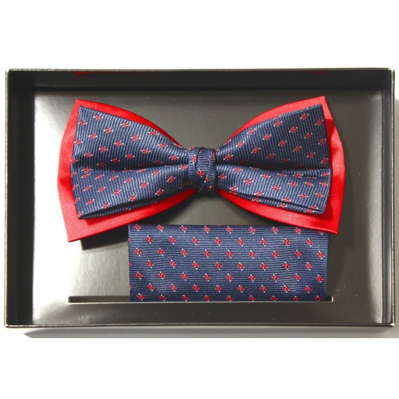 Tmavomodrý motýlik s červeným vzorom na červenom podklade s vreckovkou