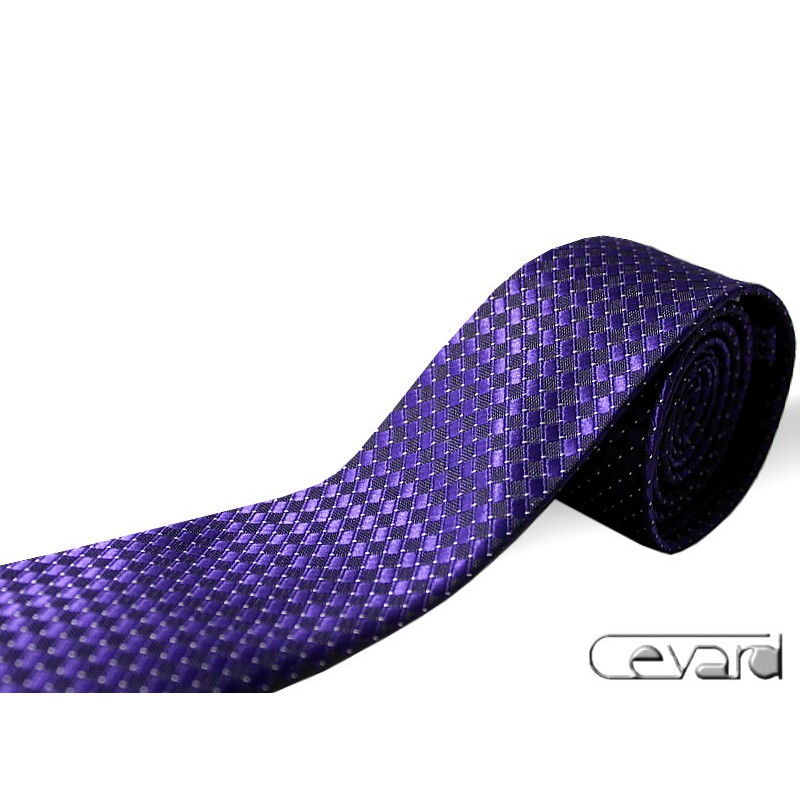 Tmavofialová kravata štruktúrovaná