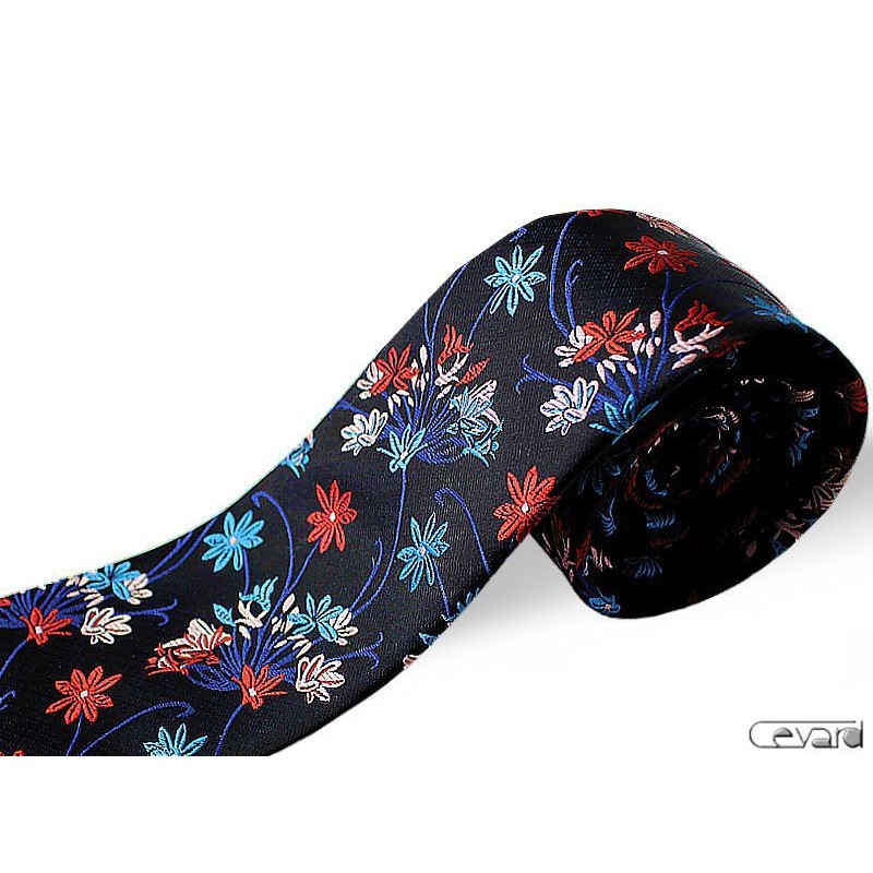 kvetovaná kravata farebná