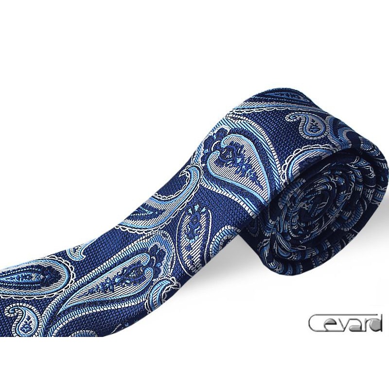 tmavomodrá kravata paisley