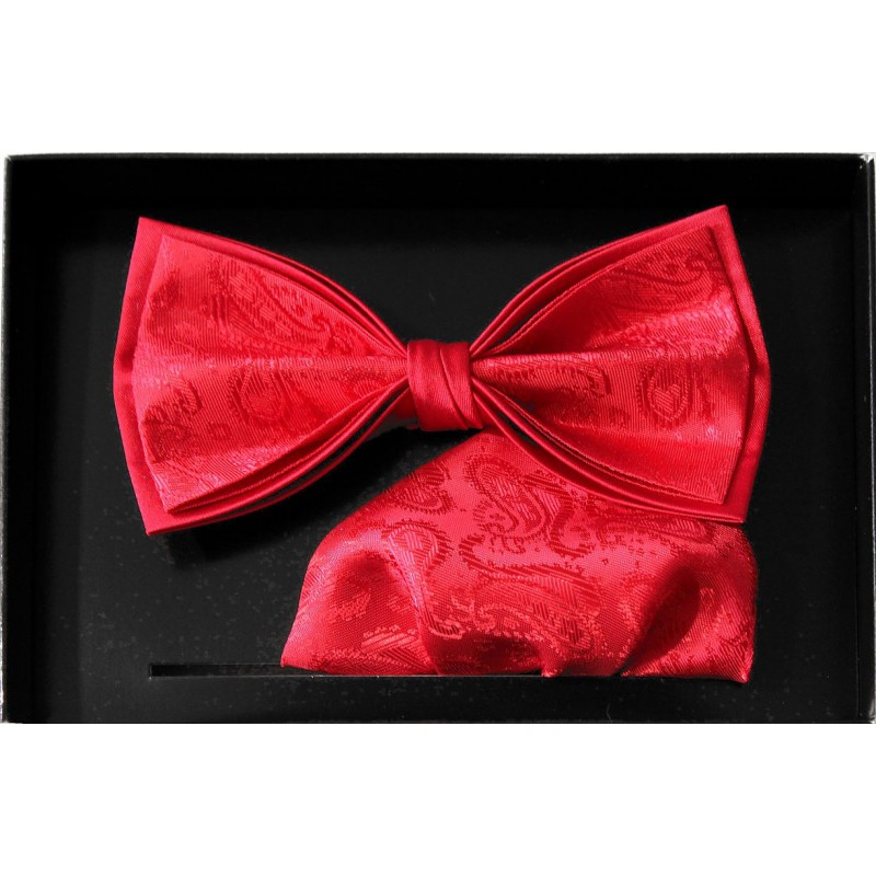 červený motýlik paisley