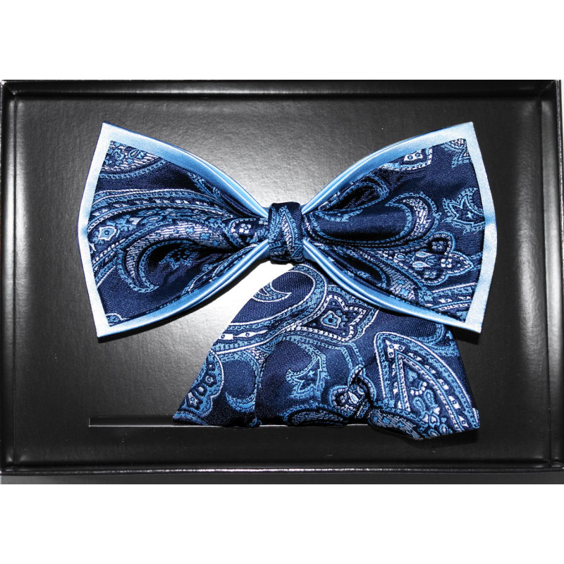 svetlomodrý motýlik paisley