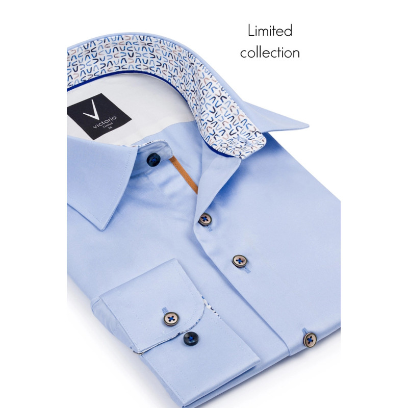 Exkluzívna košeľa svetlomodrá slim fit s kontrastnými gombíkmi Victorio