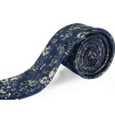Zlatá kravata kvetovaná na tmavomodrom podklade slim