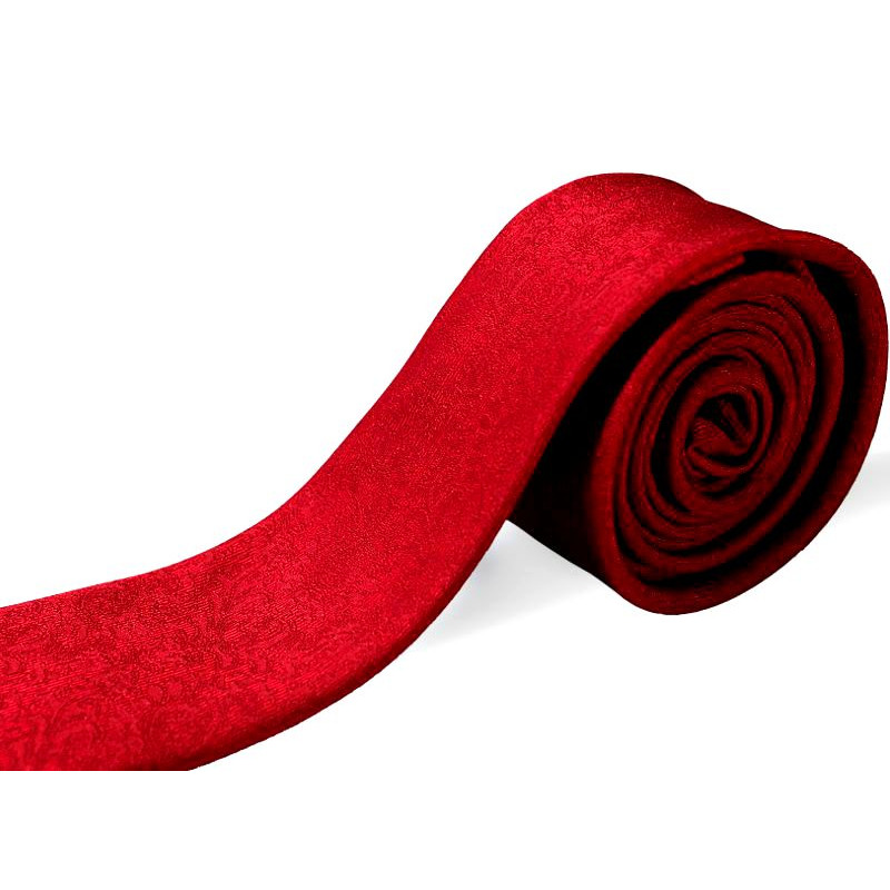 vzorovaná červená kravata