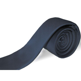 Tmavomodrá kravata slim šikmé prúžky