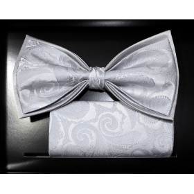 Striebornosivý motýlik paisley s vreckovkou