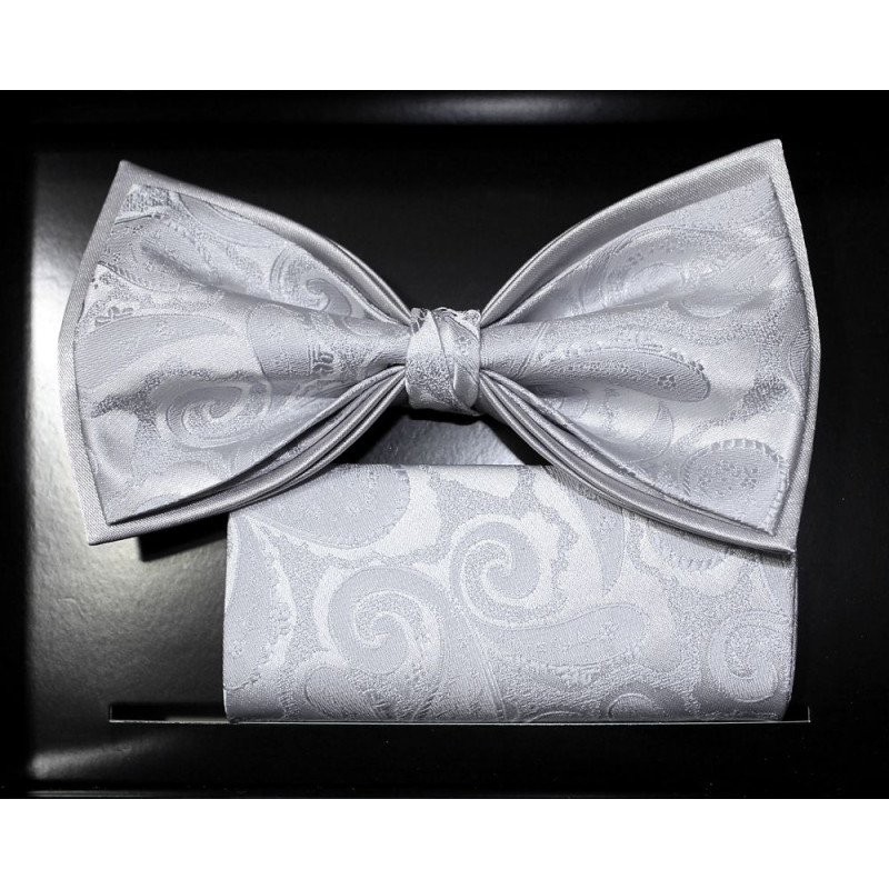 Striebornosivý motýlik paisley s vreckovkou