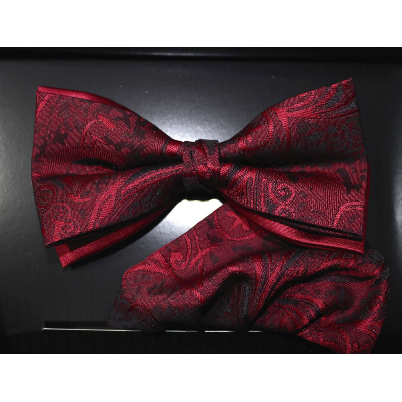 Bordový motýlik s čiernym vzorom paisley s vreckovkou