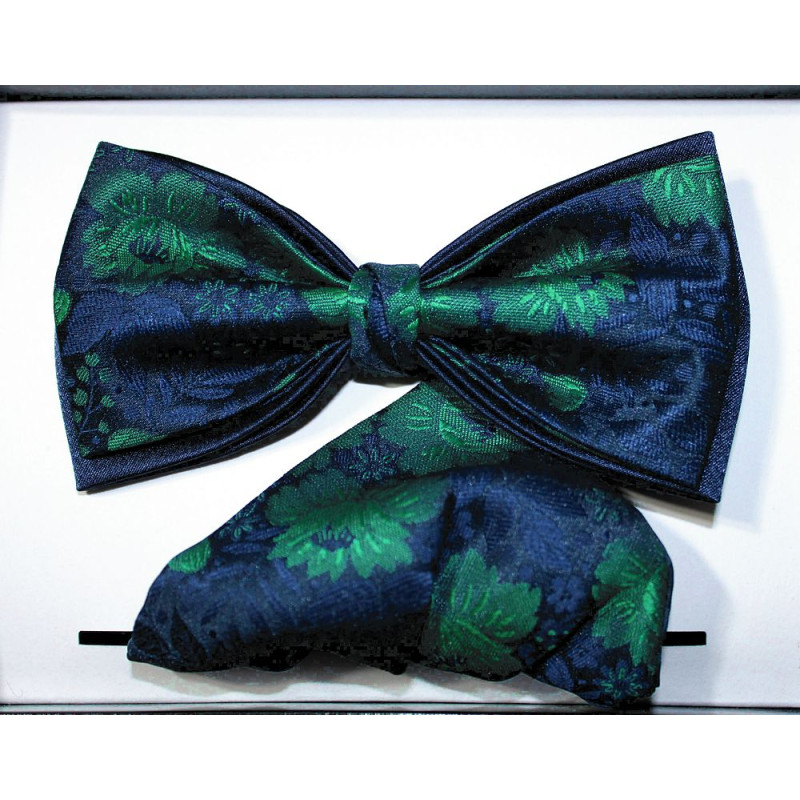 Motýlik so zeleným kvetovým vzorom na tmavomodrom podklade s vreckovkou